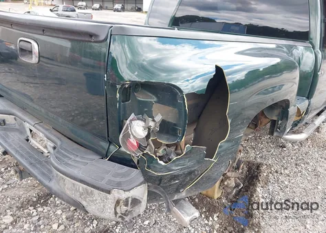 2001 Chevrolet Silverado 1500 Ls from USA, damaged, VIN 2GCEC19T711148913